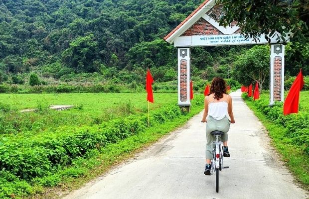 Cycling in Viet Hai Fishing Village